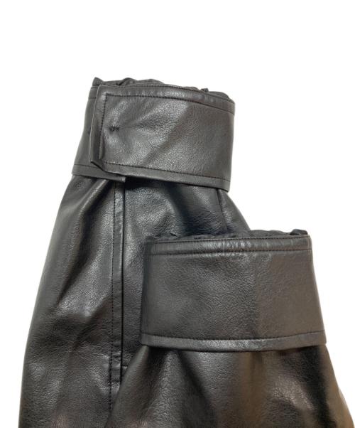 JOURNAL STANDARD（ジャーナルスタンダード）JOURNAL STANDARD (ジャーナルスタンダード) ウォッシャブルフェイクレザーファー襟付カバーオール ブラック サイズ:SIZE Freeの古着・服飾アイテム