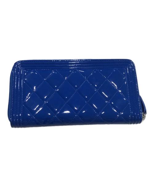 CHANEL（シャネル）CHANEL (シャネル) パテントラウンドファスナーウォレット ブルーの古着・服飾アイテム