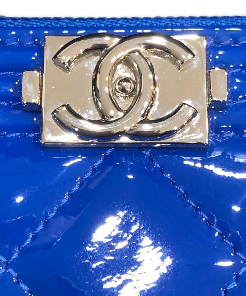 CHANEL（シャネル）CHANEL (シャネル) パテントラウンドファスナーウォレット ブルーの古着・服飾アイテム