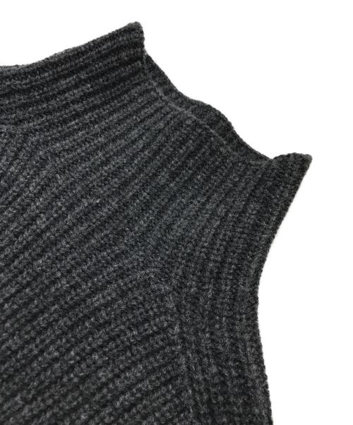 SACRA（サクラ）SACRA (サクラ) エクストラファインラムウールポンチョ グレー サイズ:38の古着・服飾アイテム