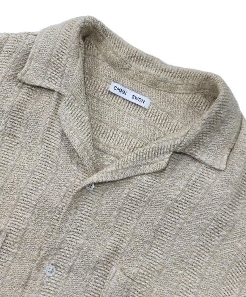 CMMN SWDN（コモンスウェーデン）CMMN SWDN (コモンスウェーデン) DEXTER SHORT SLEEVE SHIRT/8316-343-0333 アイボリー サイズ:46の古着・服飾アイテム