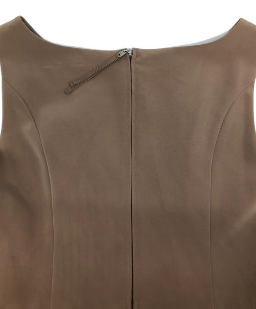 FOXEY NEWYORK（フォクシーニューヨーク）FOXEY NEWYORK (フォクシーニューヨーク) Dress Barron ノースリーブワンピース ベージュ サイズ:40の古着・服飾アイテム