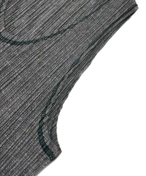 PLEATS PLEASE（プリーツプリーズ）PLEATS PLEASE (プリーツプリーズ) ノースリーブプリーツカットソー グレー サイズ:3の古着・服飾アイテム