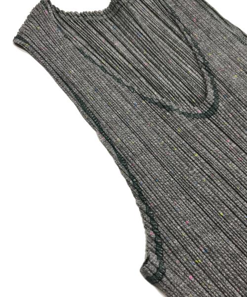 PLEATS PLEASE（プリーツプリーズ）PLEATS PLEASE (プリーツプリーズ) ノースリーブプリーツカットソー グレー サイズ:3の古着・服飾アイテム