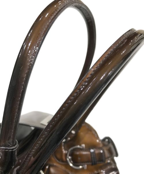 は（サルヴァトーレ フェラガモ）は (サルヴァトーレ フェラガモ) エナメルハンドバッグ ブラウンの古着・服飾アイテム