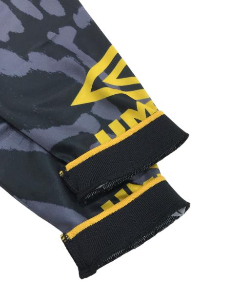 UMBRO（アンブロ）UMBRO (アンブロ) Diaspora Skateboards (ディアスポラスケートボードズ) BAL (バル) SKATEBOARD LS FOOTBALL SHIRT ブラック サイズ:Mの古着・服飾アイテム