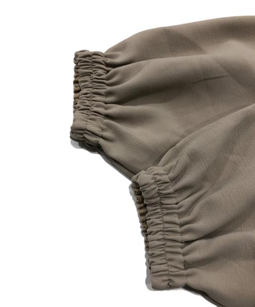 UNITED ARROWS（ユナイテッドアローズ）UNITED ARROWS (ユナイテッドアローズ) COMFY シャーリングゴム プルオーバー ベージュ サイズ:38 未使用品の古着・服飾アイテム