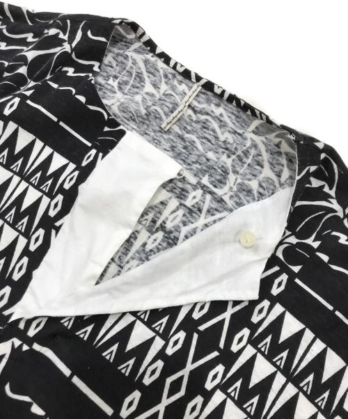 m's braque（エムズブラック）m's braque (エムズブラック) Manhole 別注陶芸柄カフタンシャツ ブラック×ホワイト サイズ:Ｍの古着・服飾アイテム
