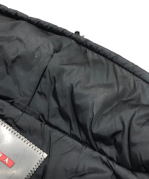 PRADA SPORTS（プラダスポーツ）PRADA SPORTS (プラダスポーツ) ナイロンパデッドレイズドネックコート ブラック サイズ:48の古着・服飾アイテム