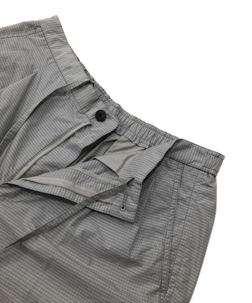 UNITED ARROWS（ユナイテッドアローズ）UNITED ARROWS (ユナイテッドアローズ) リラクション トロピカル オールギャザー テーパード イージーパンツ グレー サイズ:Lの古着・服飾アイテム