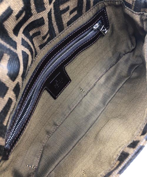 FENDI（フェンディ）FENDI (フェンディ) ズッカ柄マンマバケットハンドバッグ ブラウンの古着・服飾アイテム