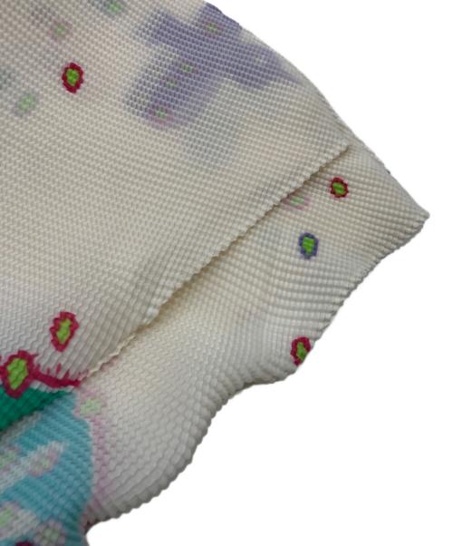 me ISSEY MIYAKE（ミーイッセイ ミヤケ）me ISSEY MIYAKE (ミーイッセイ ミヤケ) プリーツカットソー ベージュ サイズ:不明の古着・服飾アイテム