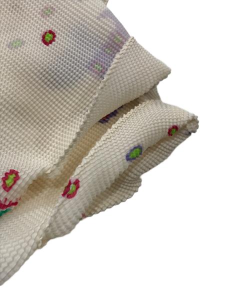 me ISSEY MIYAKE（ミーイッセイ ミヤケ）me ISSEY MIYAKE (ミーイッセイ ミヤケ) プリーツカットソー ベージュ サイズ:不明の古着・服飾アイテム