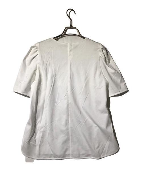 TO BE CHIC（トゥービーシック）TO BE CHIC (トゥービーシック) フリルカットソー ホワイト サイズ:40の古着・服飾アイテム