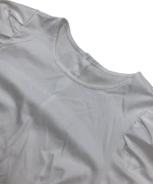 TO BE CHIC（トゥービーシック）TO BE CHIC (トゥービーシック) フリルカットソー ホワイト サイズ:40の古着・服飾アイテム