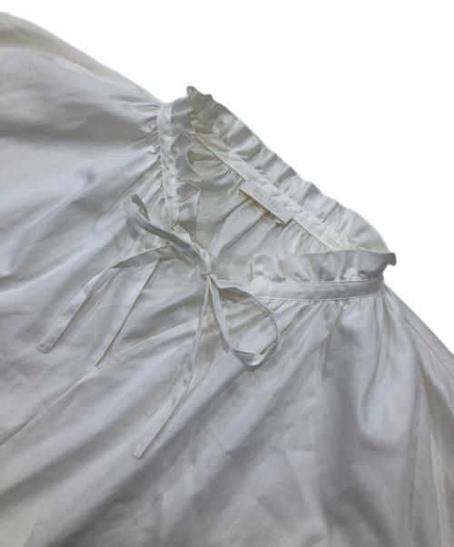 BALLSEY（ボールジィ）BALLSEY (ボールジィ) ハイカウントサテン ネックフリルブラウス ホワイト サイズ:36の古着・服飾アイテム