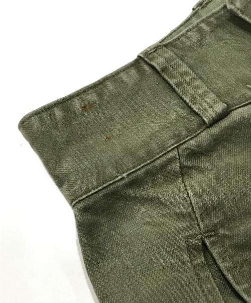 Equipements Militaires（イクイップメントミリタリー）Equipements Militaires (イクイップメントミリタリー) ミリタリーパンツ オリーブ サイズ:Ｌサイズ相当の古着・服飾アイテム