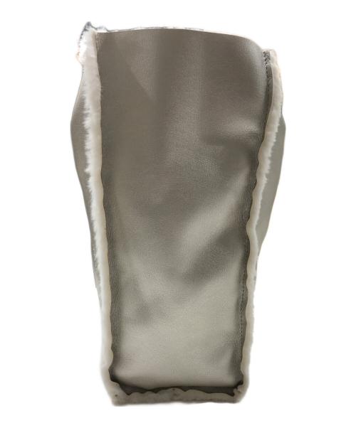 SALON DE ALFURD（サロン・ド・アルファード）SALON DE ALFURD (サロン・ド・アルファード) フェイクムートンスマイルパンチングトートバッグ シルバーの古着・服飾アイテム