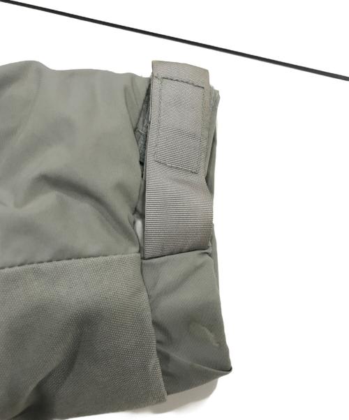 US ARMY（ユーエスアーミー）US ARMY (ユーエスアーミー) ECWCS GEN III LEVEL7（エクワックス　ジェン　３　レベル７） グレー サイズ:MLの古着・服飾アイテム