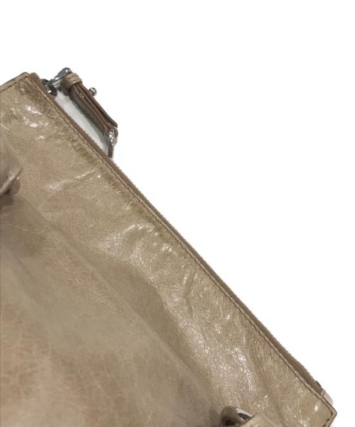 MIU MIU（ミュウミュウ）MIU MIU (ミュウミュウ) サイドリボン2wayレザーバッグ ベージュの古着・服飾アイテム