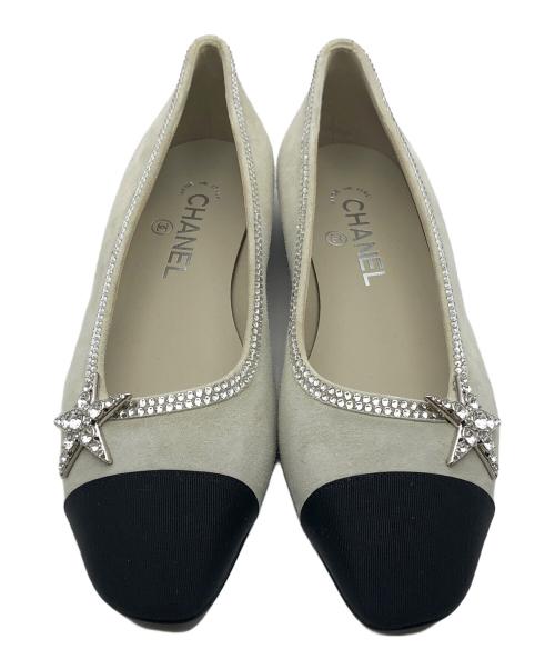 CHANEL（シャネル）CHANEL (シャネル) スエードフラットパンプス ブラック×アイボリー サイズ:23.5の古着・服飾アイテム