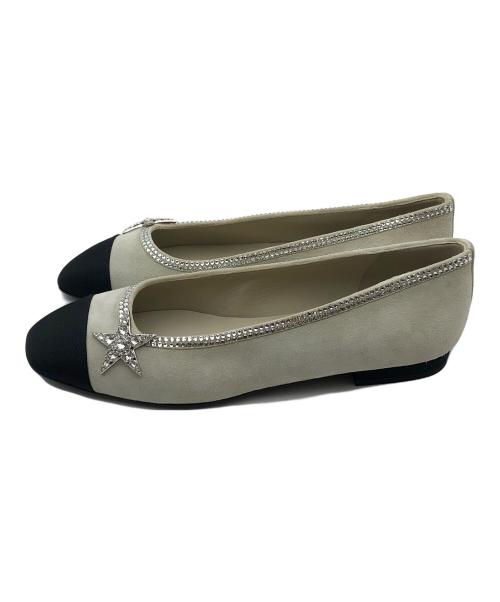 CHANEL（シャネル）CHANEL (シャネル) スエードフラットパンプス ブラック×アイボリー サイズ:23.5の古着・服飾アイテム