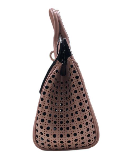 Salvatore Ferragamo（サルヴァトーレ フェラガモ）Salvatore Ferragamo (サルヴァトーレ フェラガモ) ガンチーニ-パンチングSTUDIO BAG ライトピンクの古着・服飾アイテム