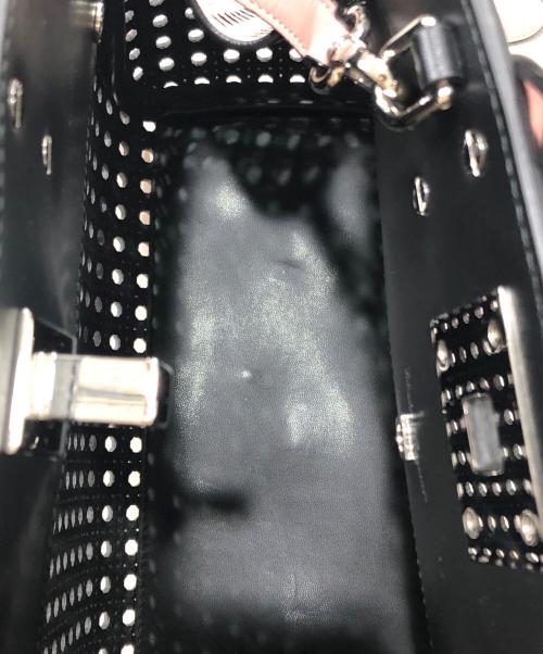 Salvatore Ferragamo（サルヴァトーレ フェラガモ）Salvatore Ferragamo (サルヴァトーレ フェラガモ) ガンチーニ-パンチングSTUDIO BAG ライトピンクの古着・服飾アイテム