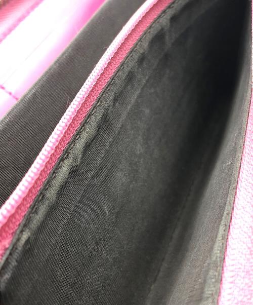 GUCCI（グッチ）GUCCI (グッチ) シマラウンドファスナー ピンクの古着・服飾アイテム