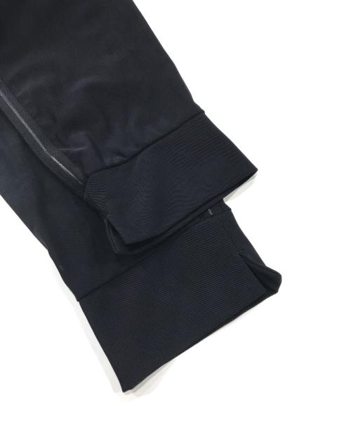 ONE GRAVITY（ワングラヴィティ）ONE GRAVITY (ワングラヴィティ) トリムベルトテーパードトラックパンツ ブラック サイズ:Mの古着・服飾アイテム