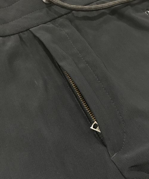 ONE GRAVITY（ワングラヴィティ）ONE GRAVITY (ワングラヴィティ) トリムベルトテーパードトラックパンツ ブラック サイズ:Mの古着・服飾アイテム