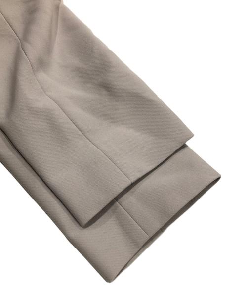 23区（ニジュウサンク）23区 (ニジュウサンク) グロッシーダブルクロス Ｖカラーコート ベージュ サイズ:38の古着・服飾アイテム