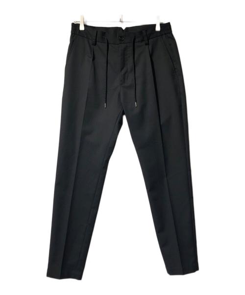 AKM（エーケーエム）AKM (エーケーエム) STRETCH WOOL 1TUCK TAPERED SLACKS ブラック サイズ:Mの古着・服飾アイテム