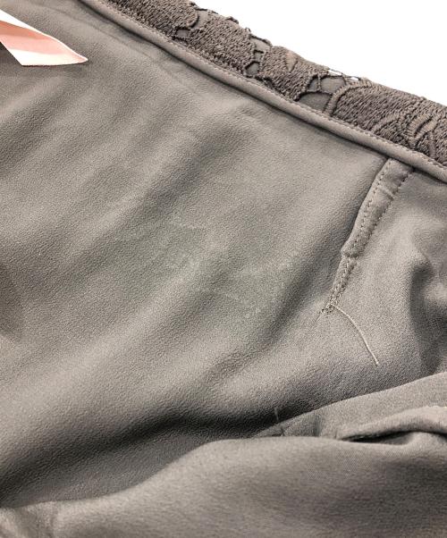 N°21（ヌメロヴェントゥーノ）N°21 (ヌメロヴェントゥーノ) レーススカート カーキ サイズ:36の古着・服飾アイテム