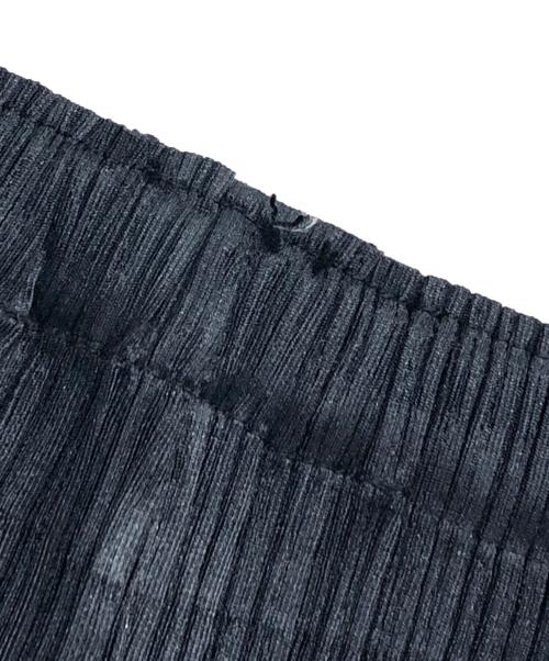 PLEATS PLEASE（プリーツプリーズ）PLEATS PLEASE (プリーツプリーズ) プリーツストレートパンツパンツ ブラック サイズ:2の古着・服飾アイテム