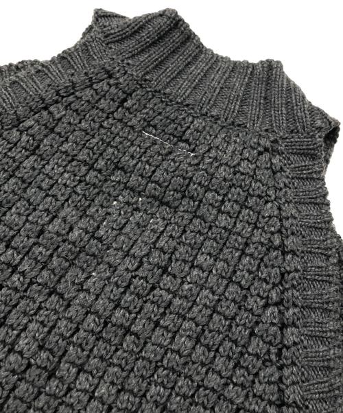 MM6 Maison Margiela（エムエムシックスメゾンマルジェラ）MM6 Maison Margiela (エムエムシックスメゾンマルジェラ) ニットベスト グレー サイズ:Mの古着・服飾アイテム