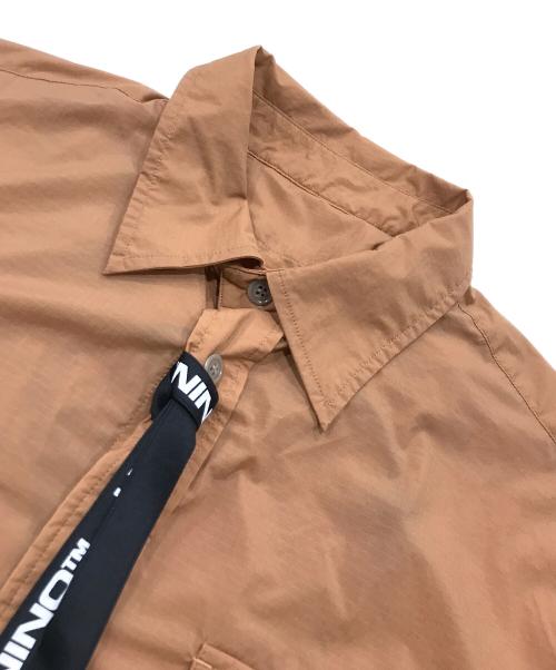 Hombre Nino（オンブレニーニョ）Hombre Nino (オンブレニーニョ) NYLON HOODED SHIRT　（ナイロン　フーデッド　シャツ） ブラウン サイズ:Mの古着・服飾アイテム