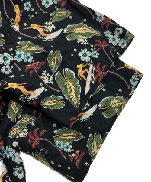 A.P.C.（アーペーセー）A.P.C. (アーペーセー) フラワープリントシャツワンピース グリーン×ブラック サイズ:34の古着・服飾アイテム