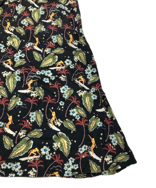 A.P.C.（アーペーセー）A.P.C. (アーペーセー) フラワープリントシャツワンピース グリーン×ブラック サイズ:34の古着・服飾アイテム