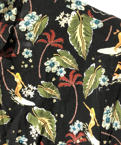 A.P.C.（アーペーセー）A.P.C. (アーペーセー) フラワープリントシャツワンピース グリーン×ブラック サイズ:34の古着・服飾アイテム