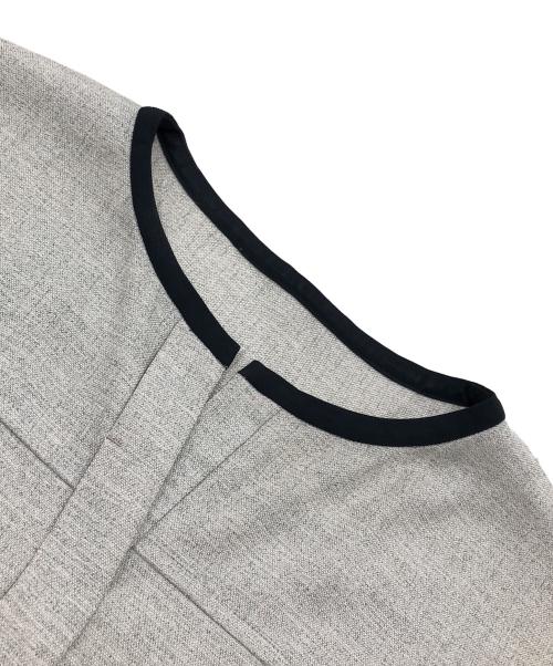 Pinky & Dianne（ピンキーアンドダイアン）Pinky & Dianne (ピンキーアンドダイアン) 配色パイピングワンピース グレー サイズ:38の古着・服飾アイテム