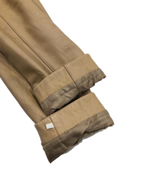 BURBERRY BLUE LABEL（バーバリーロンドンブルーレーベル）BURBERRY BLUE LABEL (バーバリーロンドンブルーレーベル) ラムレザージャケット ベージュ サイズ:38の古着・服飾アイテム