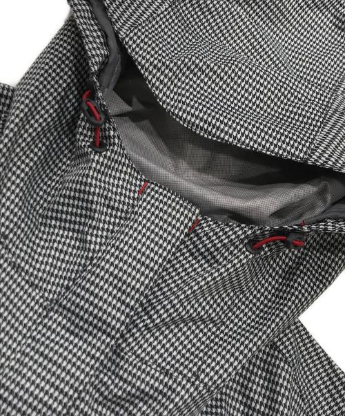 Columbia（コロンビア）Columbia (コロンビア) マウンテンパーカー ホワイト×ブラック サイズ:XLの古着・服飾アイテム