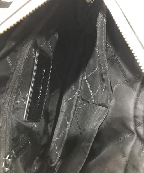 MICHAEL KORS（マイケル・コース）MICHAEL KORS (マイケルコース) ショルダーバッグ ホワイトの古着・服飾アイテム