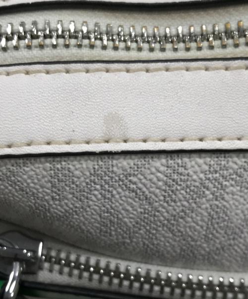 MICHAEL KORS（マイケル・コース）MICHAEL KORS (マイケルコース) ショルダーバッグ ホワイトの古着・服飾アイテム