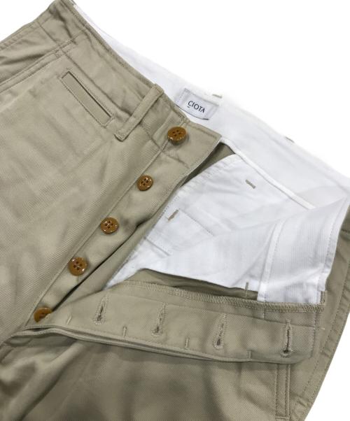 CIOTA（シオタ）CIOTA (シオタ) スビンコットンウエポンチノパンツ ベージュ サイズ:2の古着・服飾アイテム