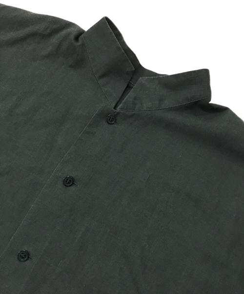 HOMME PLISSE ISSEY MIYAKE（オム プリッセ イッセイ ミヤケ）HOMME PLISSE ISSEY MIYAKE (オム プリッセ イッセイ ミヤケ) リネンブレンドSSシャツ オリーブ サイズ:3の古着・服飾アイテム