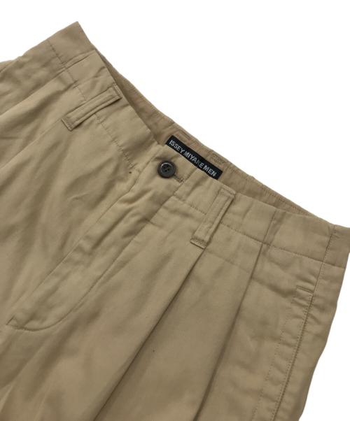 ISSEY MIYAKE MEN（イッセイミヤケメン）ISSEY MIYAKE MEN (イッセイミヤケメン) Tuck Trouser Pants ベージュ サイズ:1の古着・服飾アイテム