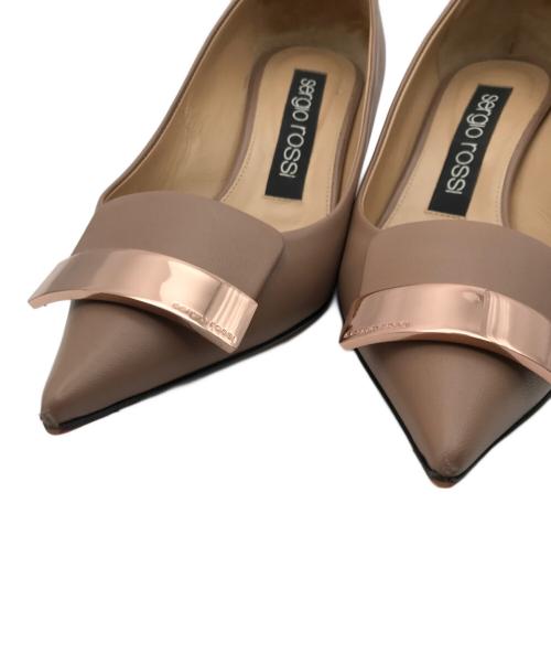 sergio rossi（セルジオロッシ）sergio rossi (セルジオロッシ) ポインテッドトゥプレートパンプス ピンク サイズ:36　1/2の古着・服飾アイテム