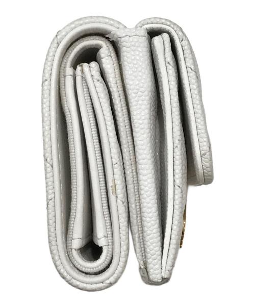 CHANEL（シャネル）CHANEL (シャネル) キャビア-コンパクトウォレット ホワイトの古着・服飾アイテム